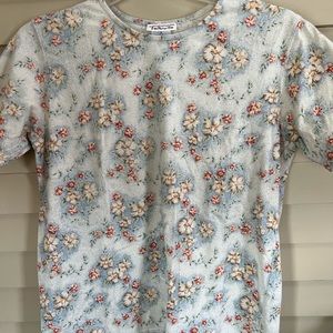 🐝 Talbots short sleeve floral shirt size Med.